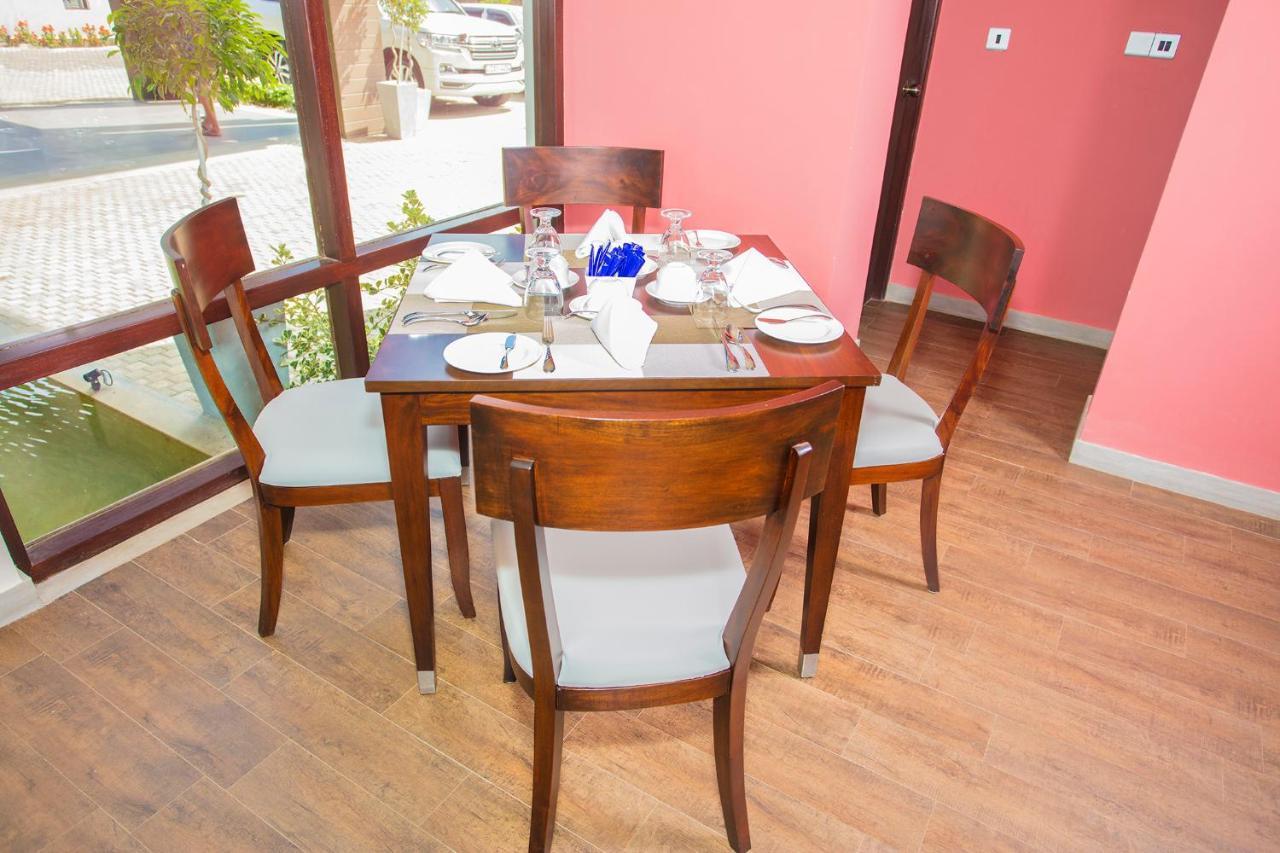 Katunayaka Amora Lagoon Hotel מראה חיצוני תמונה