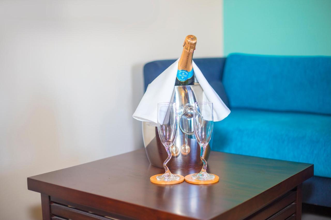 Katunayaka Amora Lagoon Hotel מראה חיצוני תמונה