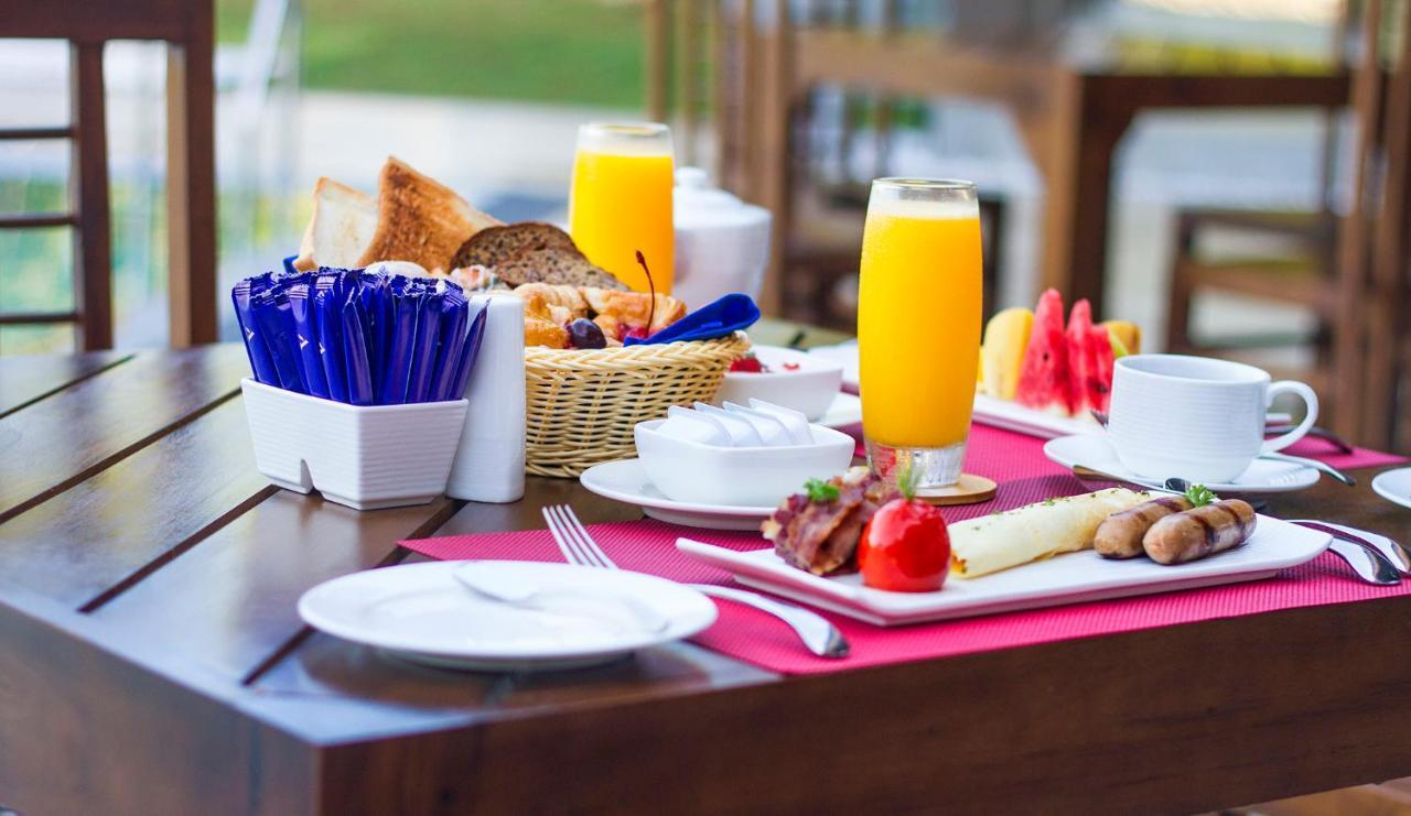 Katunayaka Amora Lagoon Hotel מראה חיצוני תמונה