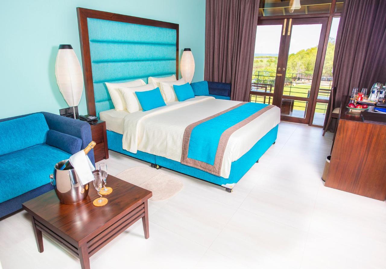 Katunayaka Amora Lagoon Hotel מראה חיצוני תמונה