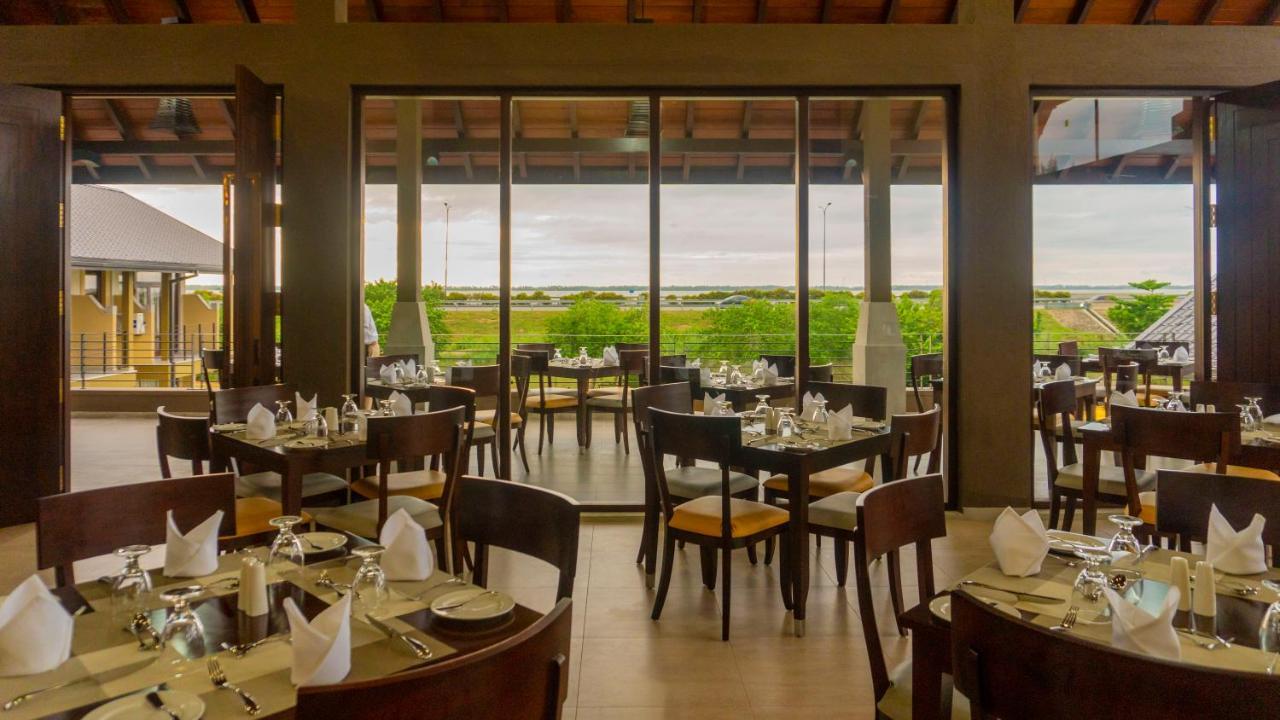 Katunayaka Amora Lagoon Hotel מראה חיצוני תמונה