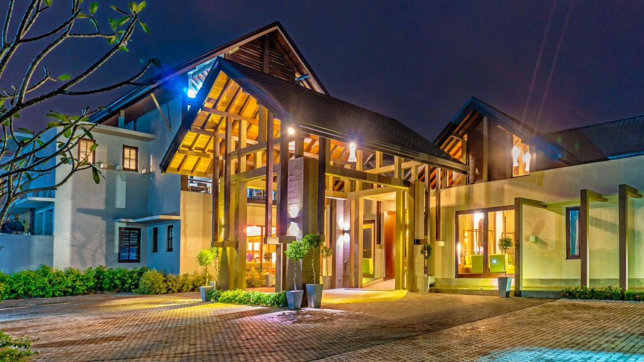 Katunayaka Amora Lagoon Hotel מראה חיצוני תמונה
