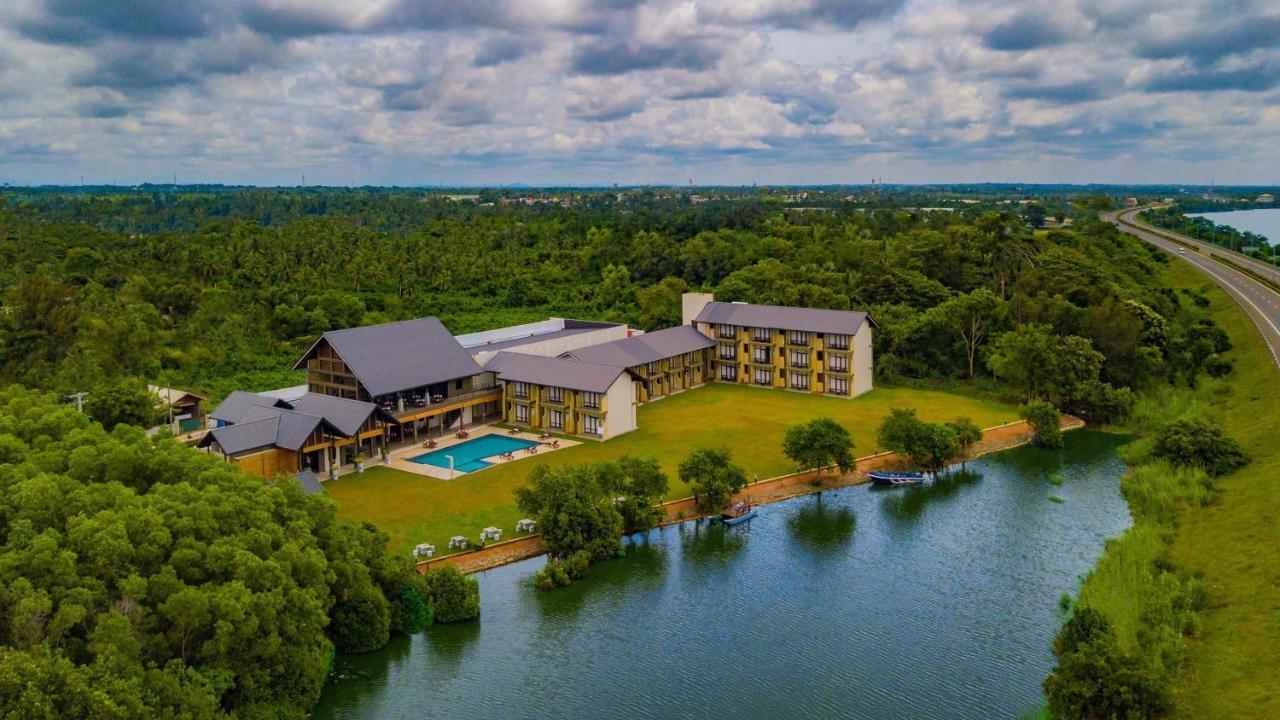 Katunayaka Amora Lagoon Hotel מראה חיצוני תמונה