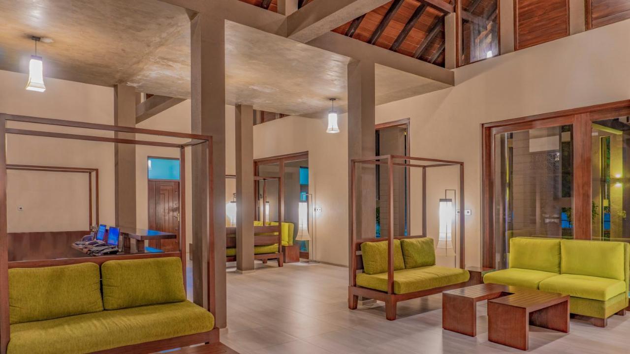 Katunayaka Amora Lagoon Hotel מראה חיצוני תמונה