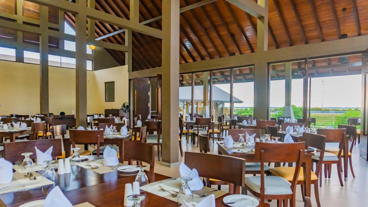 Katunayaka Amora Lagoon Hotel מראה חיצוני תמונה