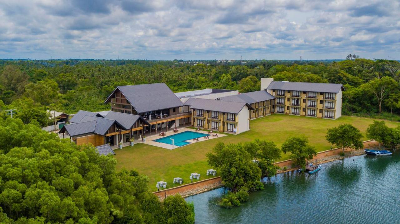 Katunayaka Amora Lagoon Hotel מראה חיצוני תמונה