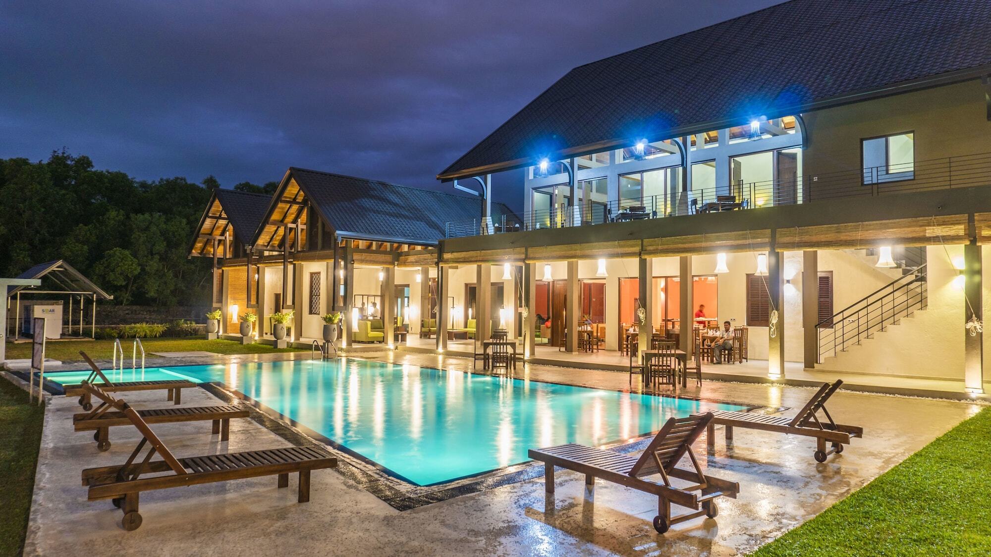 Katunayaka Amora Lagoon Hotel מראה חיצוני תמונה